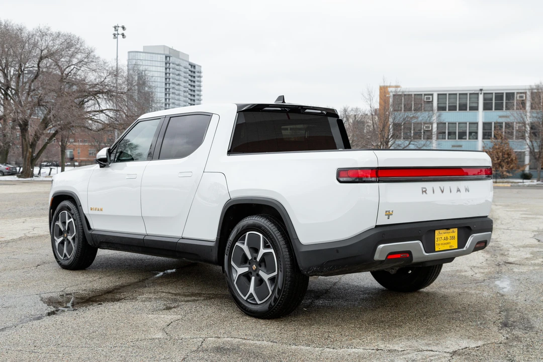 2022 Rivian R1T - Image 14 of 31