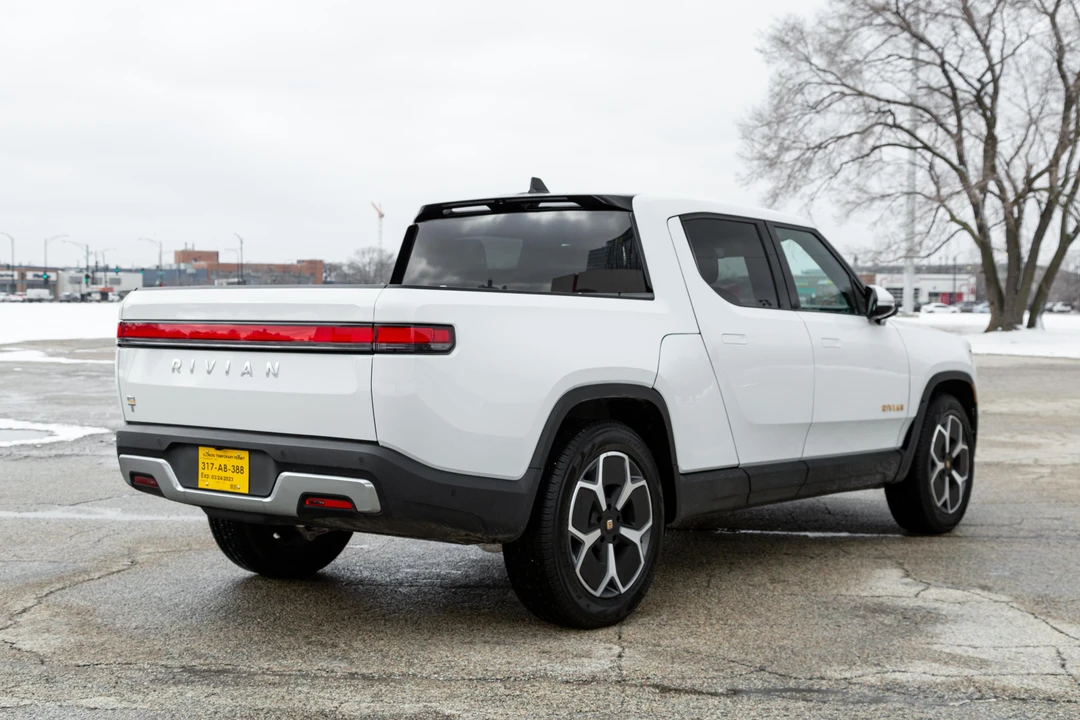 2022 Rivian R1T - Image 25 of 31