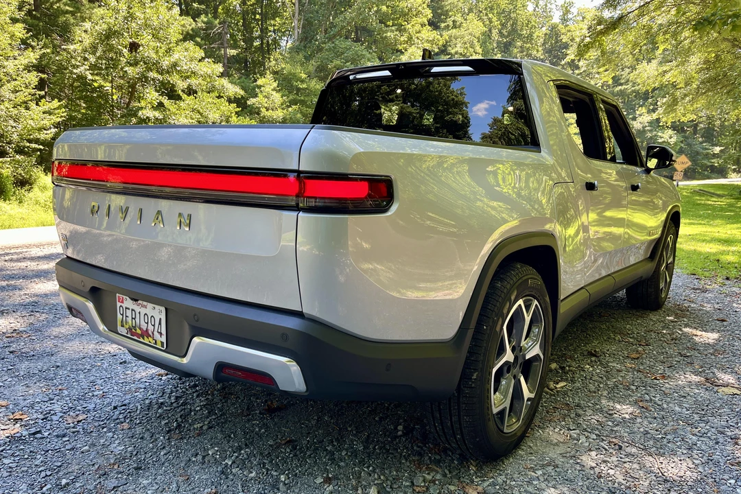 2022 Rivian R1T - Image 4 of 19