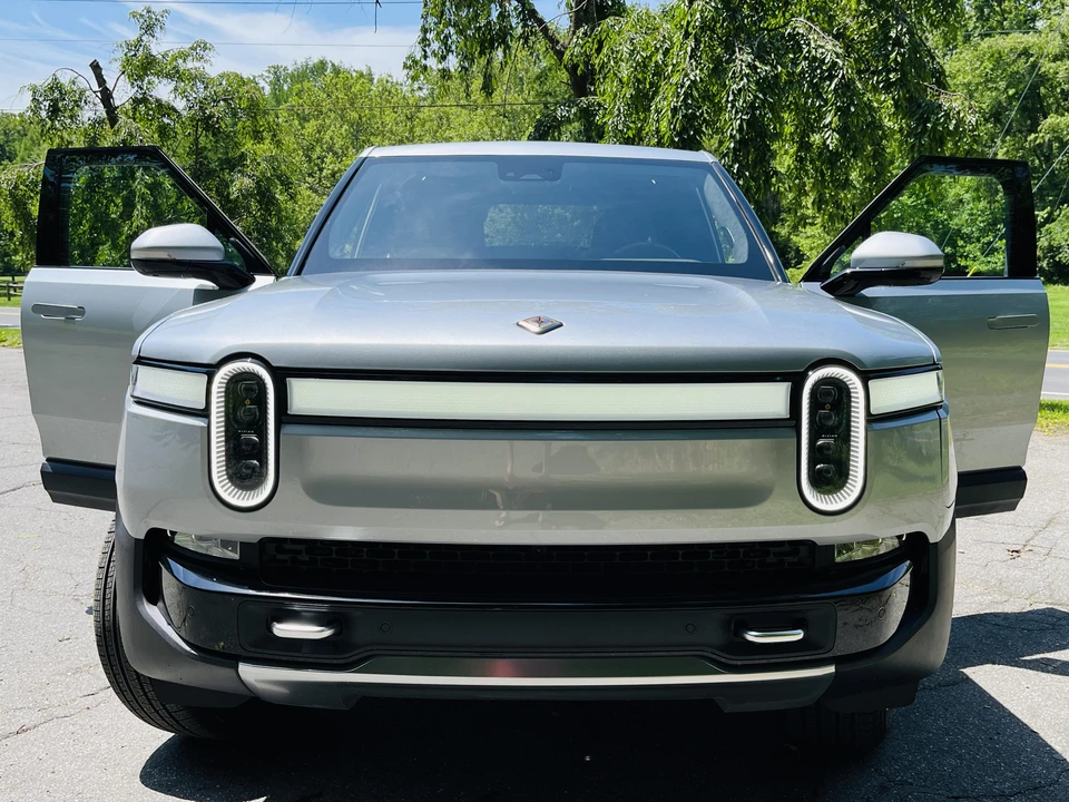 2022 Rivian R1T - Image 6 of 19