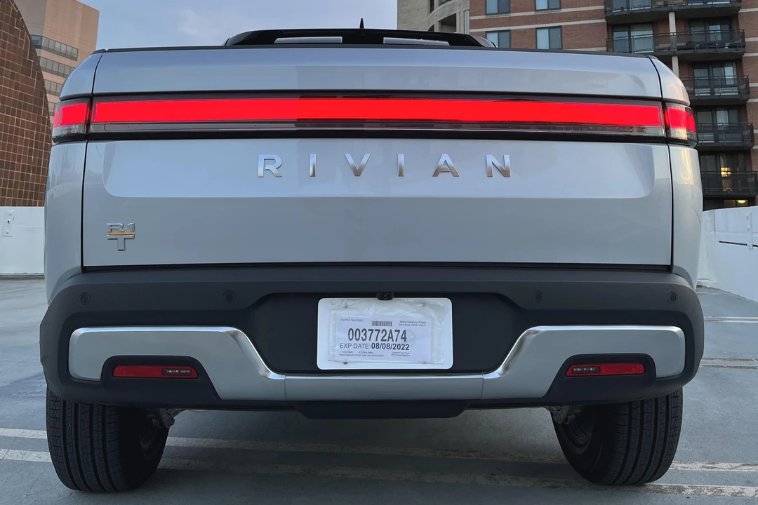 2022 Rivian R1T - Image 5 of 19