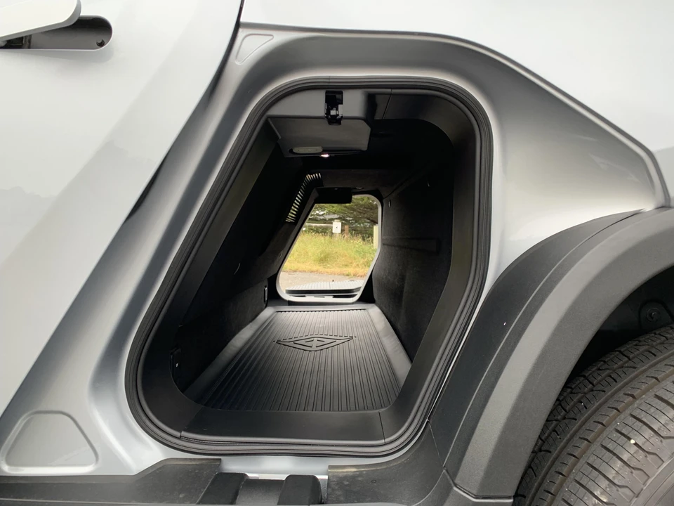 2022 Rivian R1T - Image 28 of 31