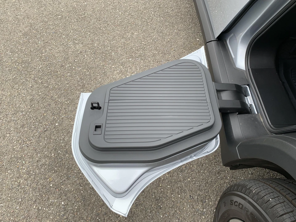 2022 Rivian R1T - Image 30 of 31
