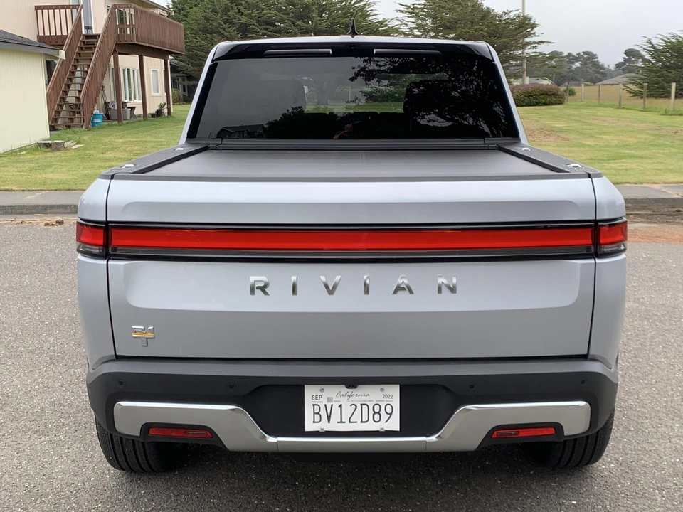 2022 Rivian R1T - Image 15 of 31