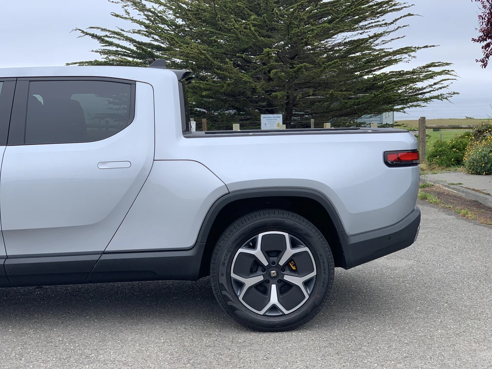 2022 Rivian R1T - Image 26 of 31