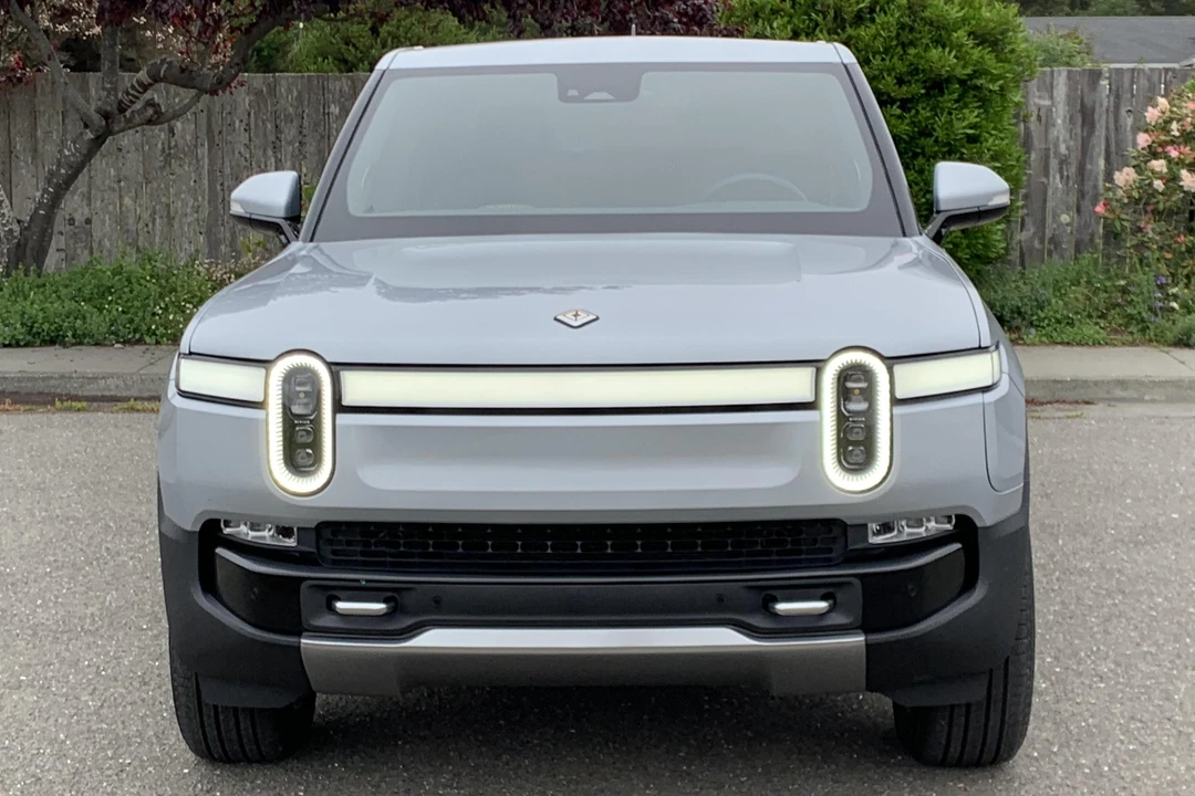 2022 Rivian R1T - Image 2 of 31