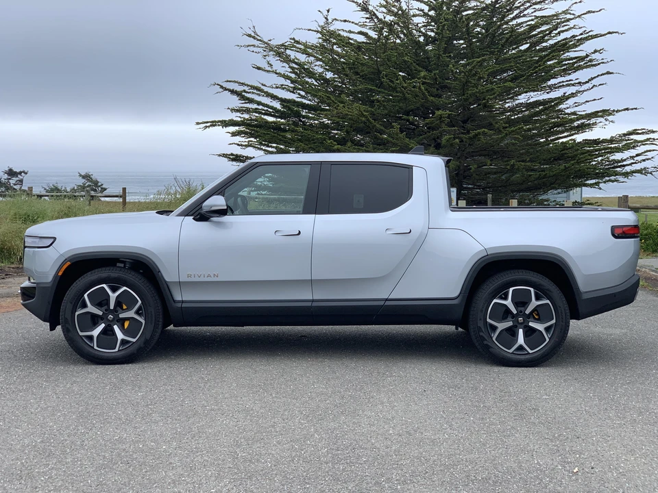 2022 Rivian R1T - Image 10 of 31