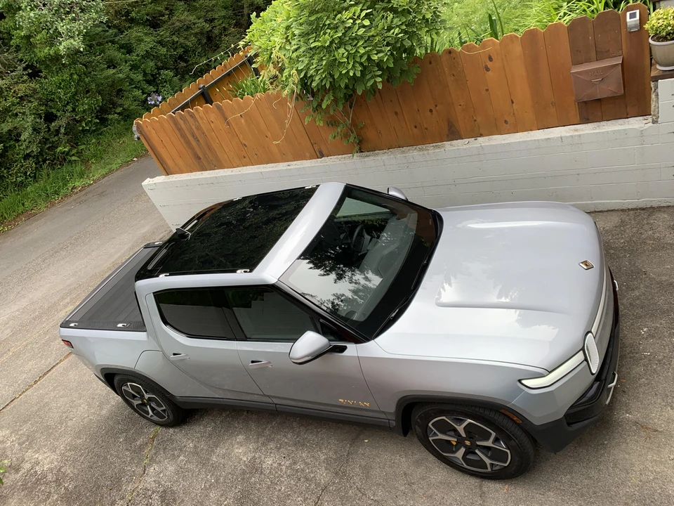 2022 Rivian R1T - Image 18 of 31