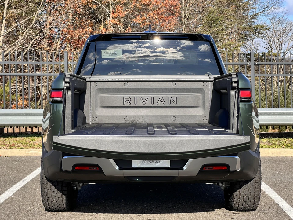 2022 Rivian R1T - Image 16 of 31