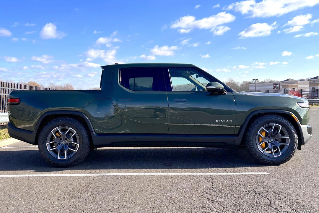 2022 Rivian R1T - Image 3 of 31