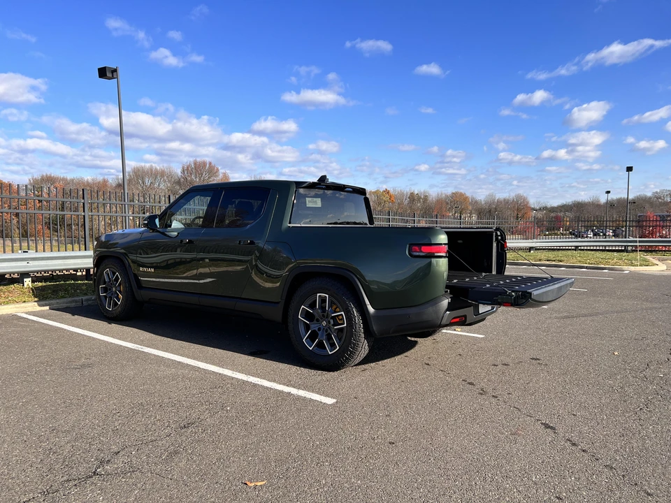 2022 Rivian R1T - Image 12 of 31