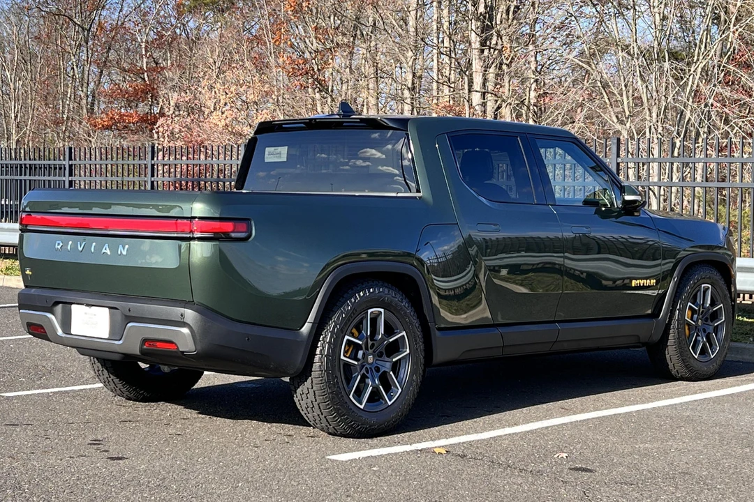 2022 Rivian R1T - Image 4 of 31