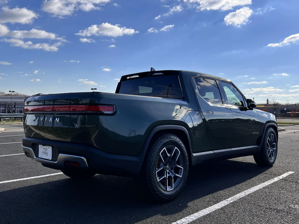 2022 Rivian R1T - Image 18 of 31