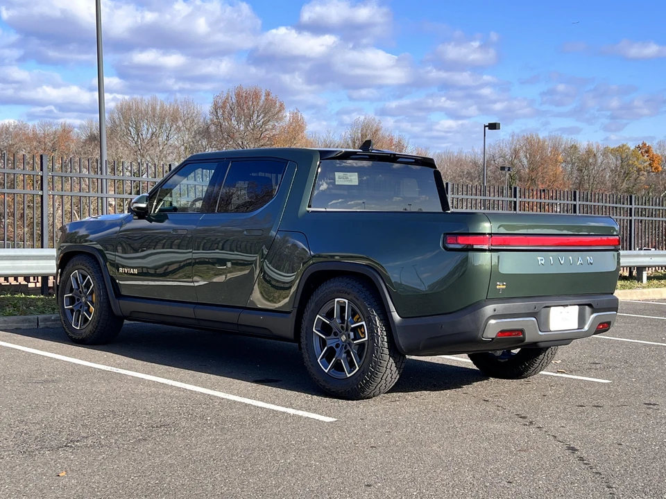 2022 Rivian R1T - Image 13 of 31