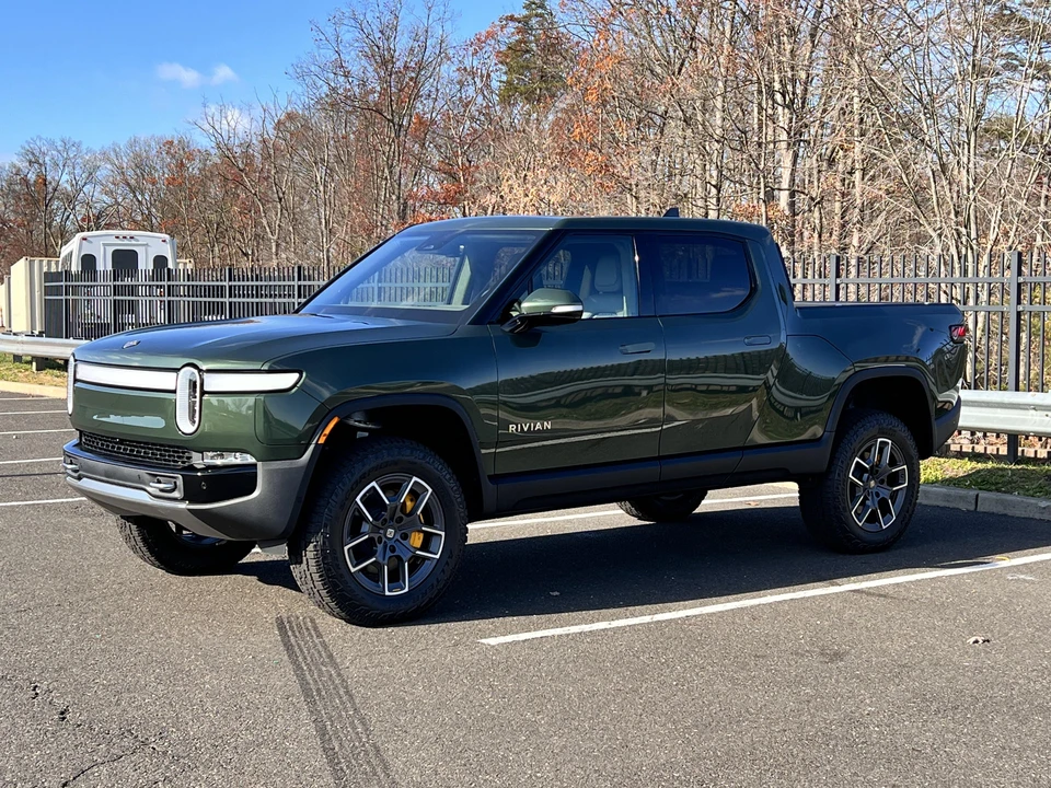 2022 Rivian R1T - Image 9 of 31