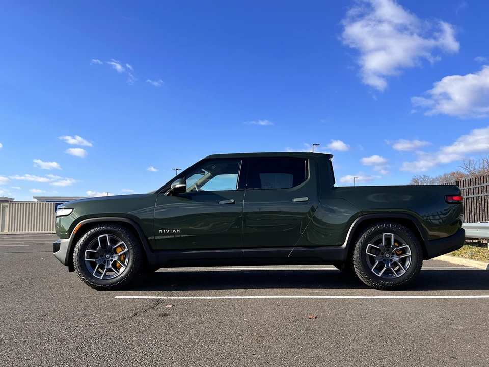 2022 Rivian R1T - Image 10 of 31