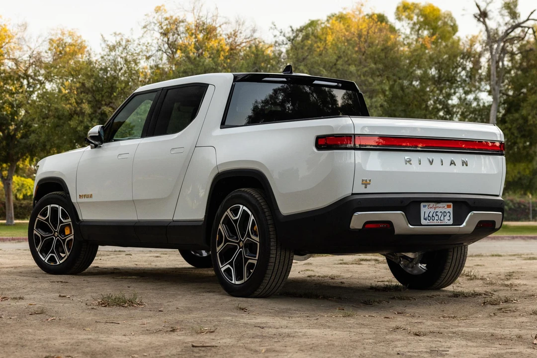 2022 Rivian R1T - Image 4 of 31