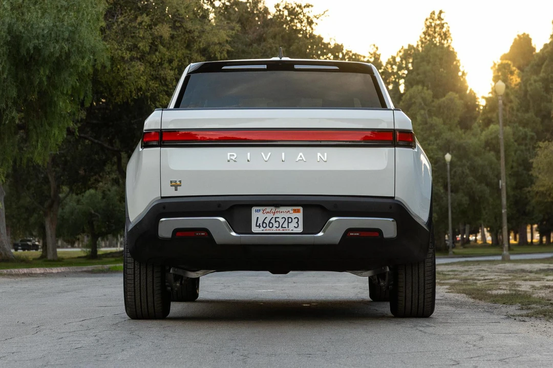 2022 Rivian R1T - Image 5 of 31