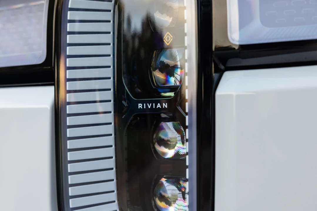 2022 Rivian R1T - Image 30 of 31