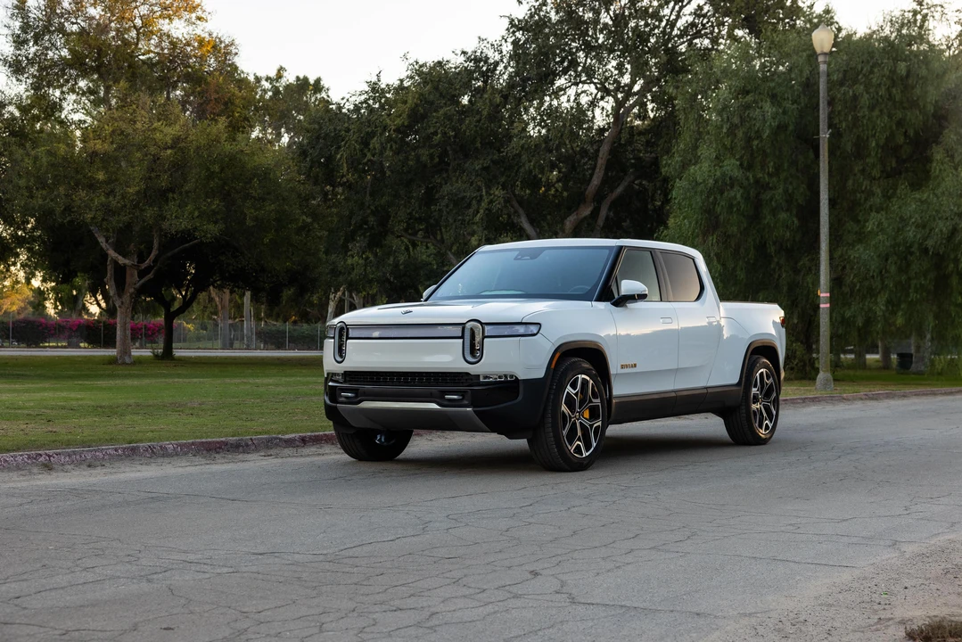 2022 Rivian R1T - Image 7 of 31