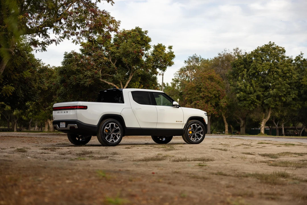 2022 Rivian R1T - Image 27 of 31