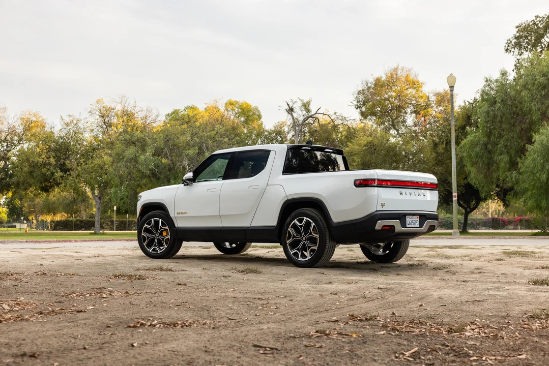 2022 Rivian R1T - Image 20 of 31