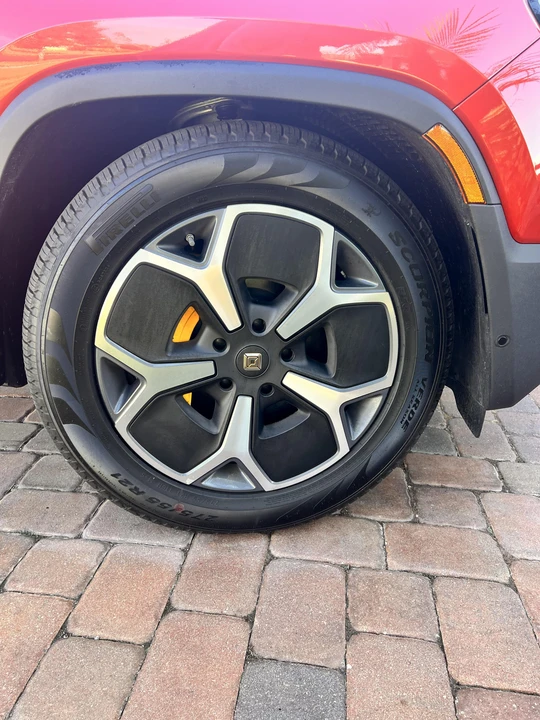 2022 Rivian R1T - Image 30 of 31