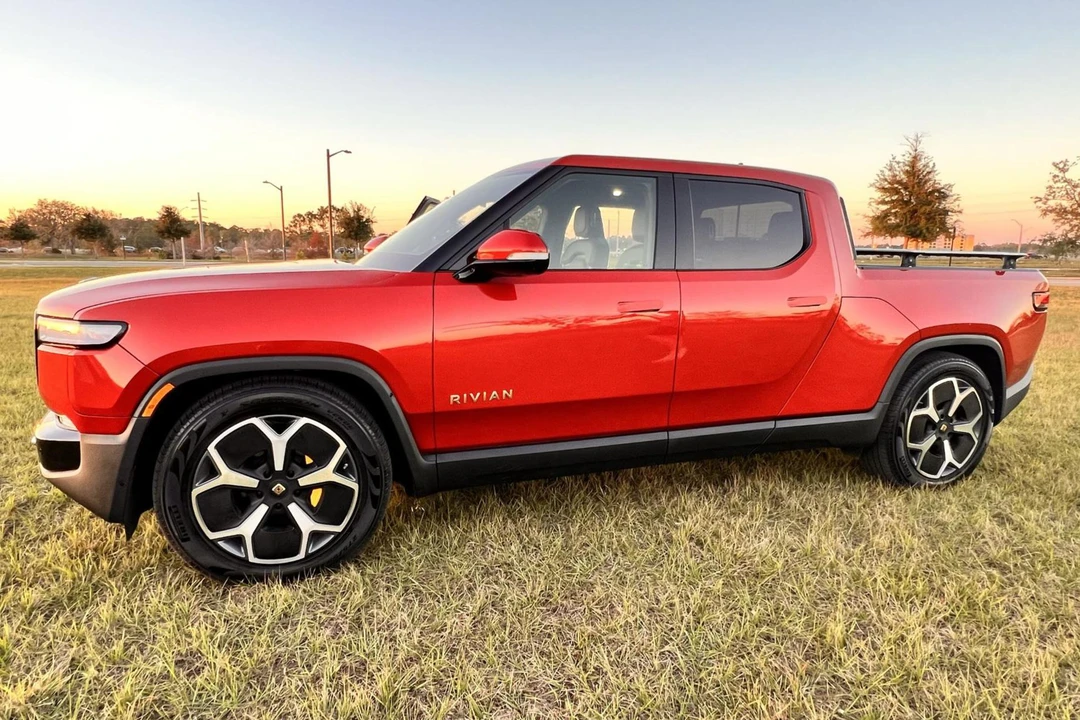 2022 Rivian R1T - Image 3 of 31