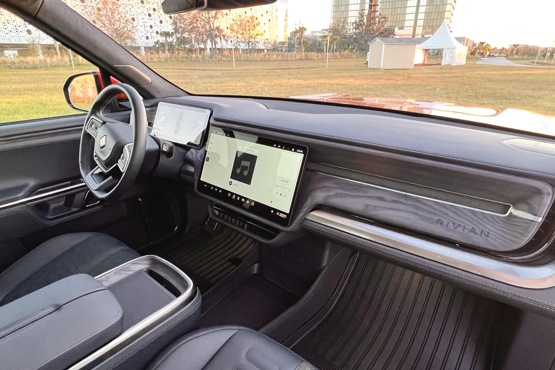 2022 Rivian R1T - Image 31 of 31