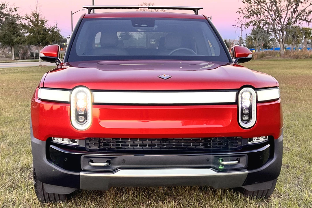 2022 Rivian R1T - Image 2 of 31