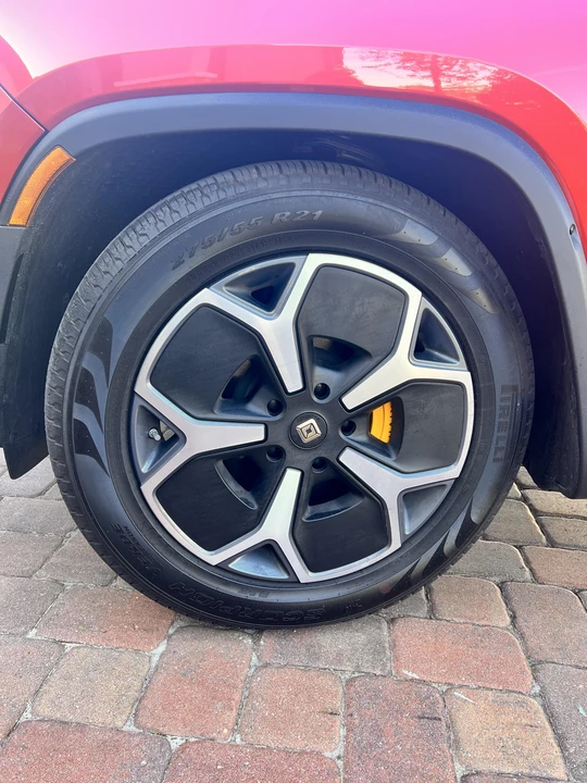 2022 Rivian R1T - Image 27 of 31