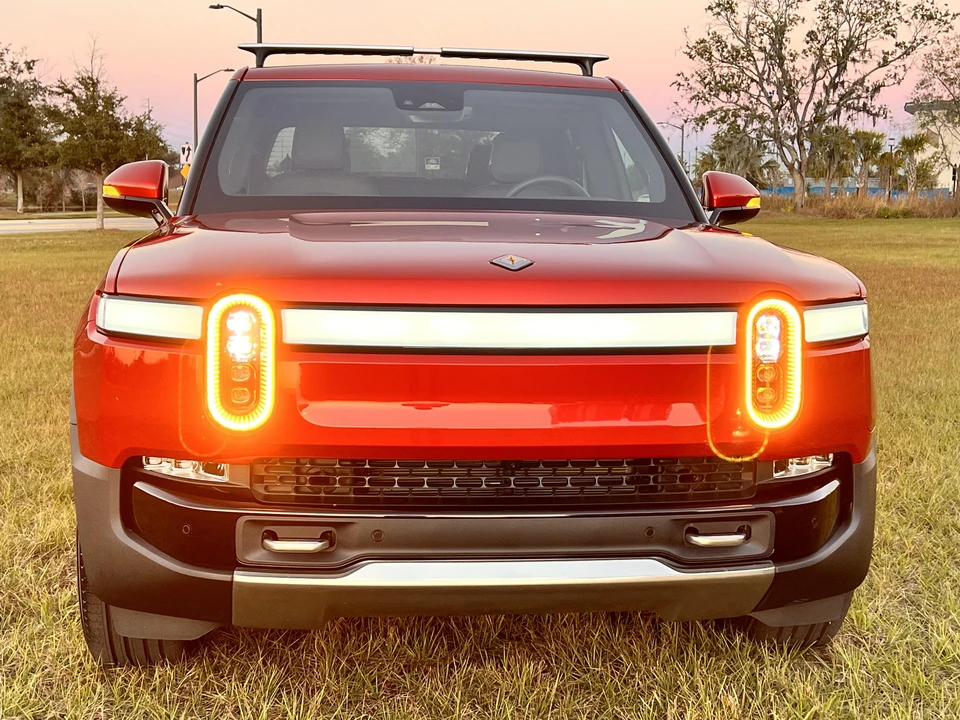 2022 Rivian R1T - Image 8 of 31