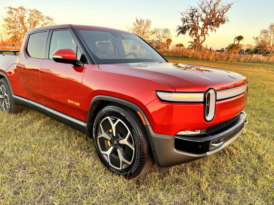 2022 Rivian R1T - Image 26 of 31
