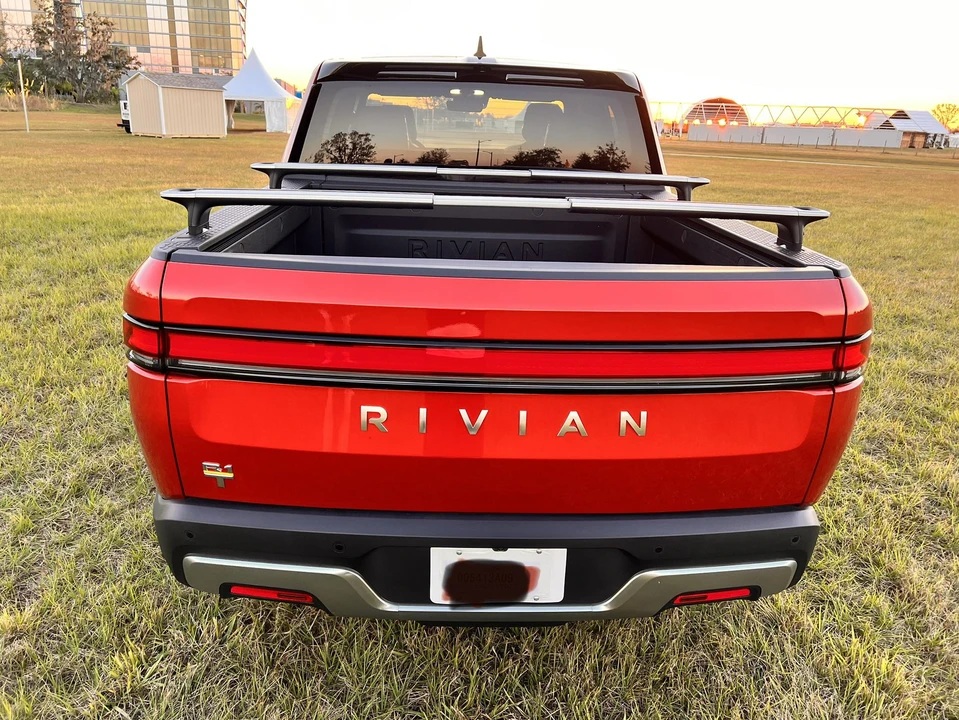 2022 Rivian R1T - Image 13 of 31