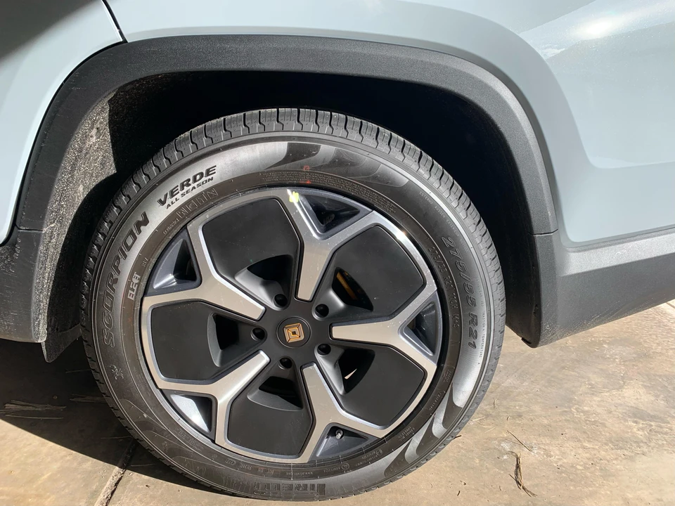 2022 Rivian R1T - Image 7 of 13