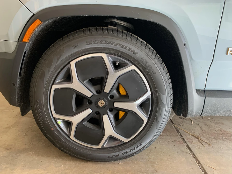 2022 Rivian R1T - Image 6 of 13