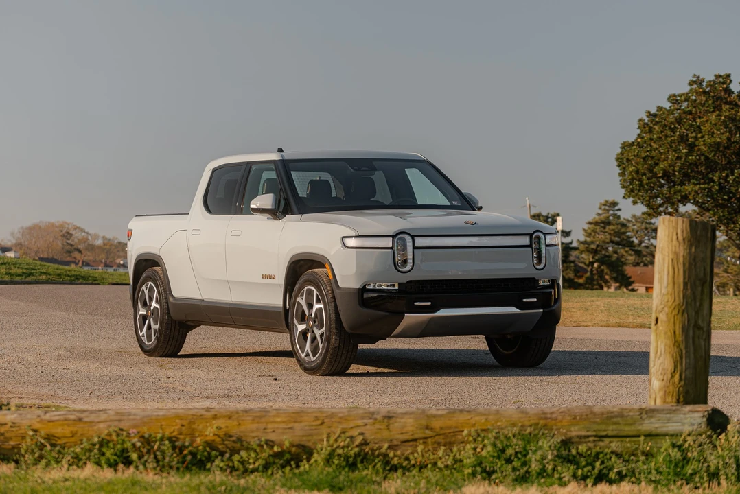 2022 Rivian R1T - Image 15 of 31