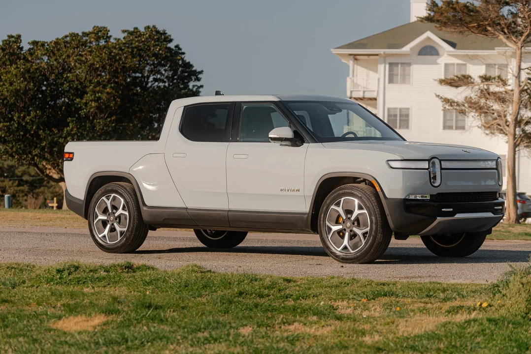 2022 Rivian R1T - Image 14 of 31