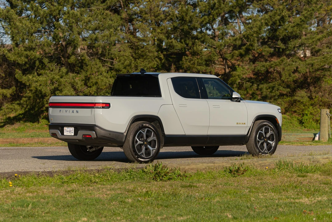 2022 Rivian R1T - Image 13 of 31