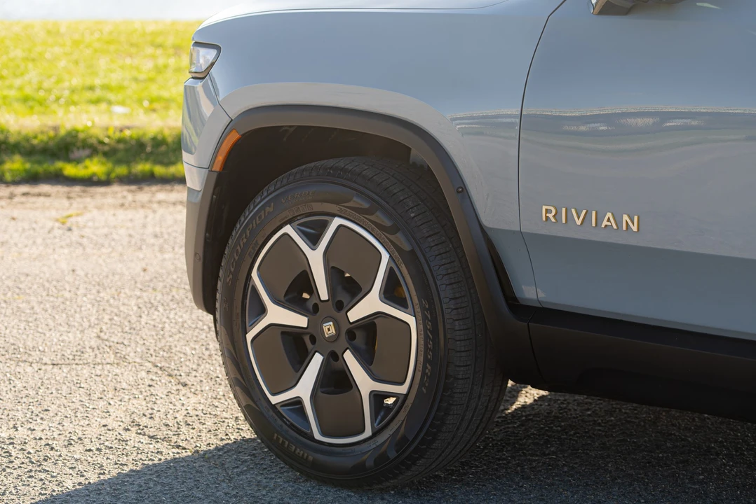 2022 Rivian R1T - Image 31 of 31