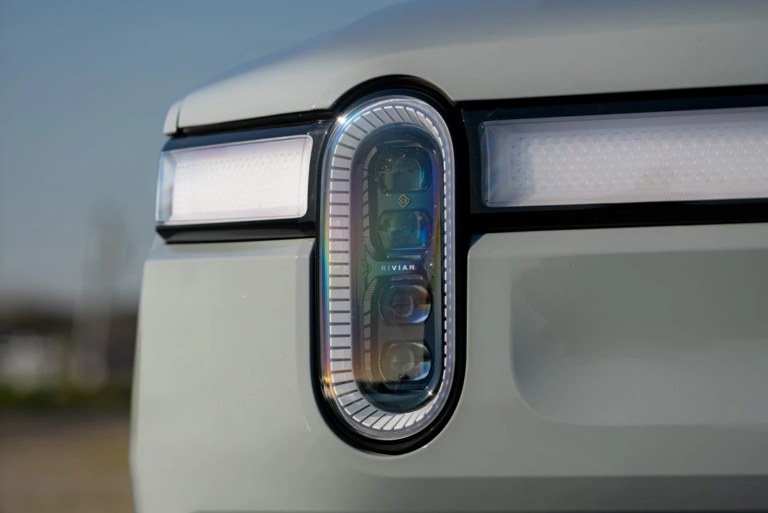 2022 Rivian R1T - Image 18 of 31