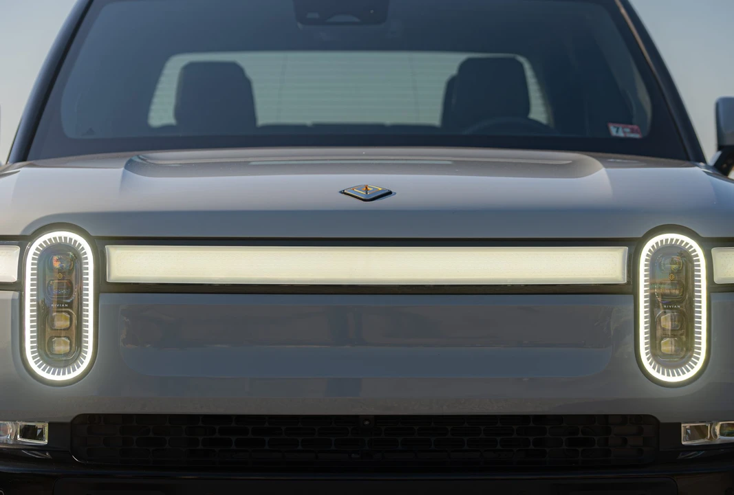 2022 Rivian R1T - Image 25 of 31