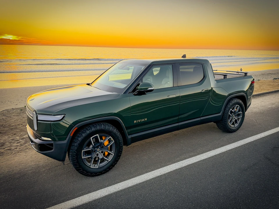 2022 Rivian R1T - Image 6 of 31