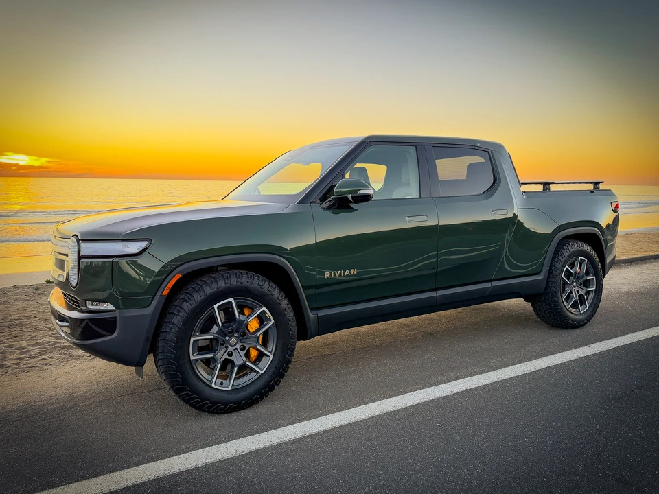 2022 Rivian R1T - Image 5 of 31