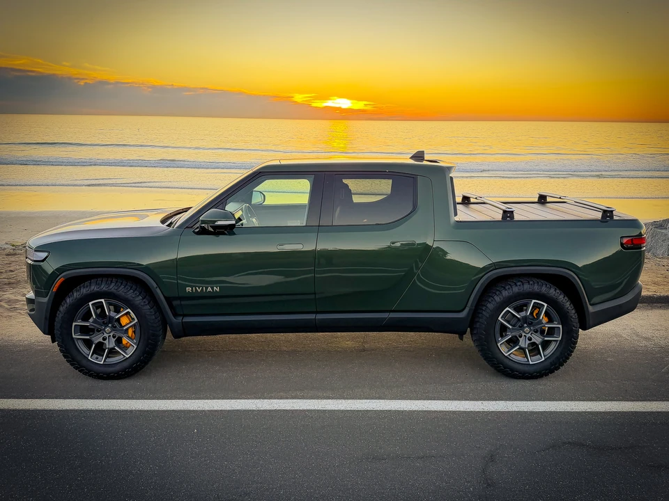 2022 Rivian R1T - Image 8 of 31