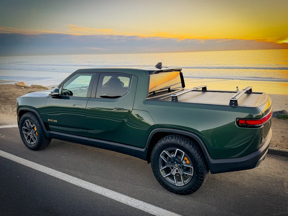 2022 Rivian R1T - Image 9 of 31
