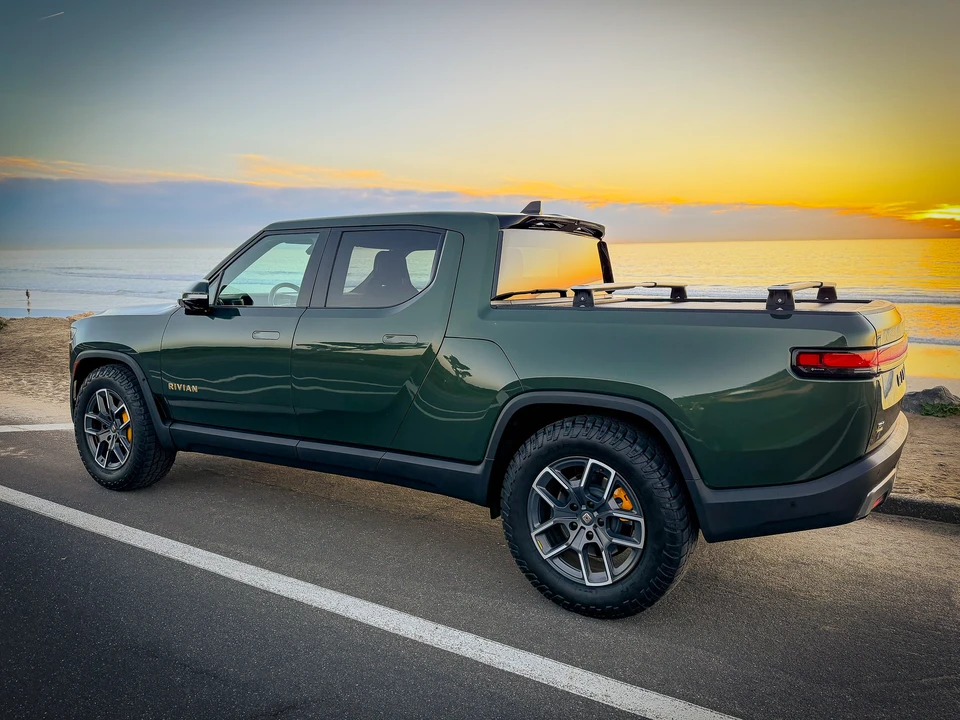 2022 Rivian R1T - Image 10 of 31