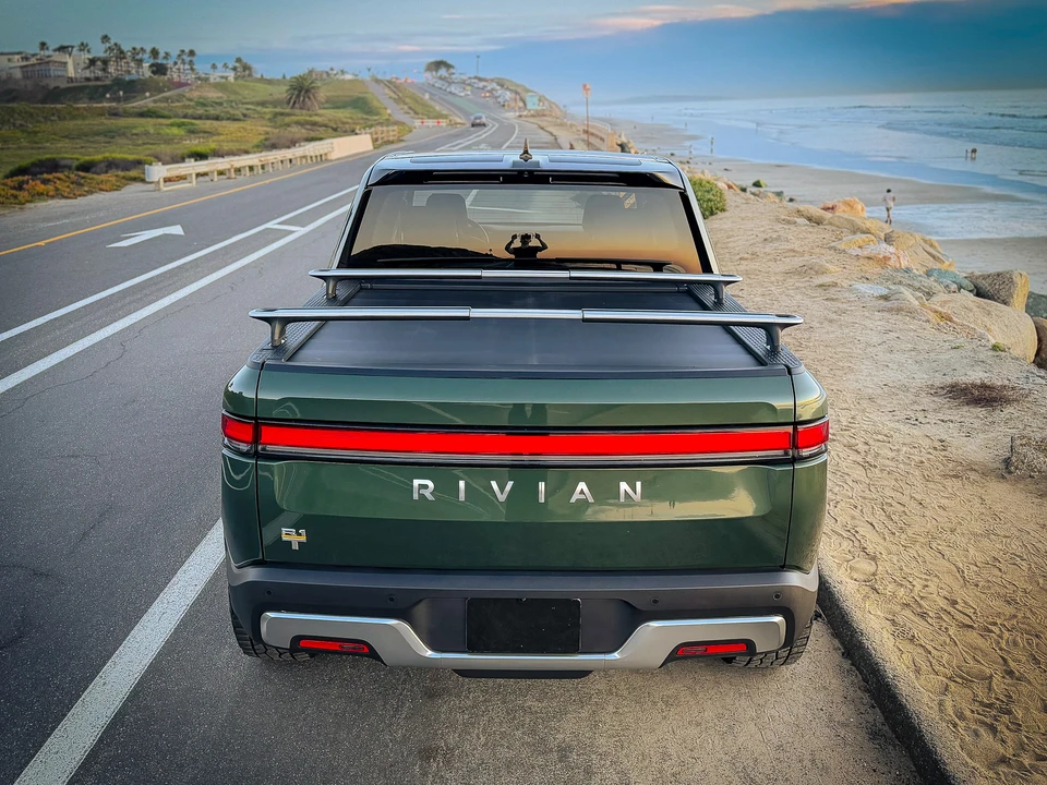 2022 Rivian R1T - Image 16 of 31