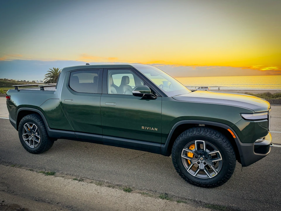 2022 Rivian R1T - Image 31 of 31