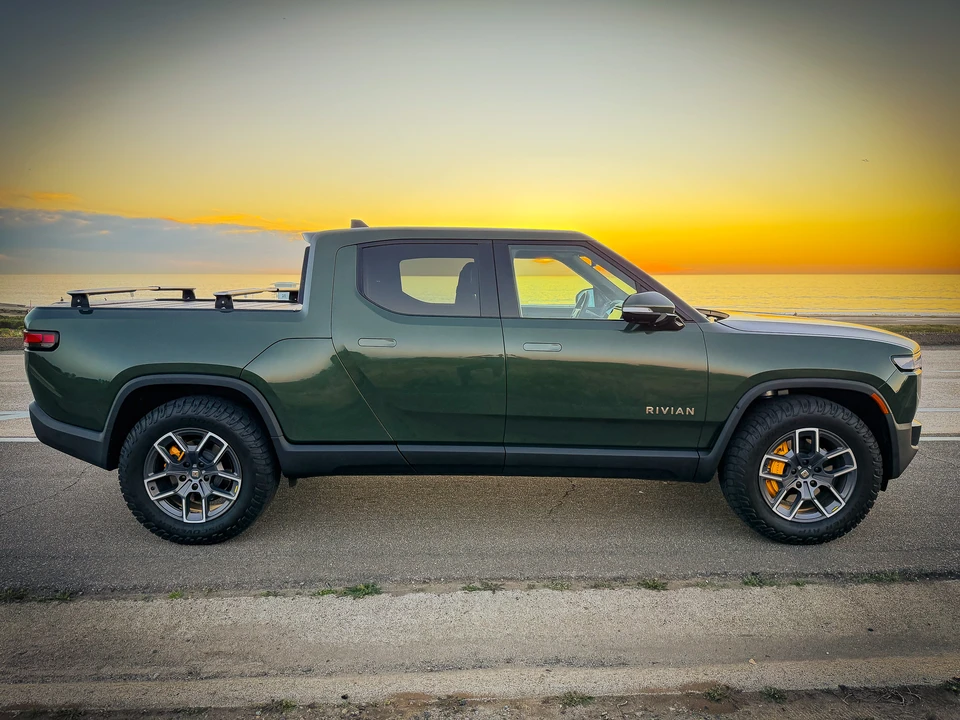 2022 Rivian R1T - Image 28 of 31